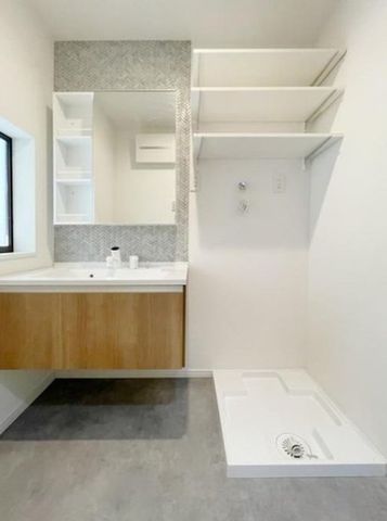 Renovated 2LDK Wooden House in Matsubara City - Thumbnail 2