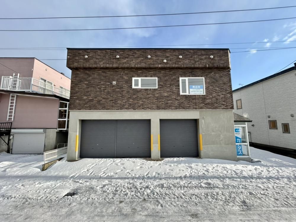 Renovated 3SLDK House with Large Garage in Muroran, Hokkaido - Thumbnail 2