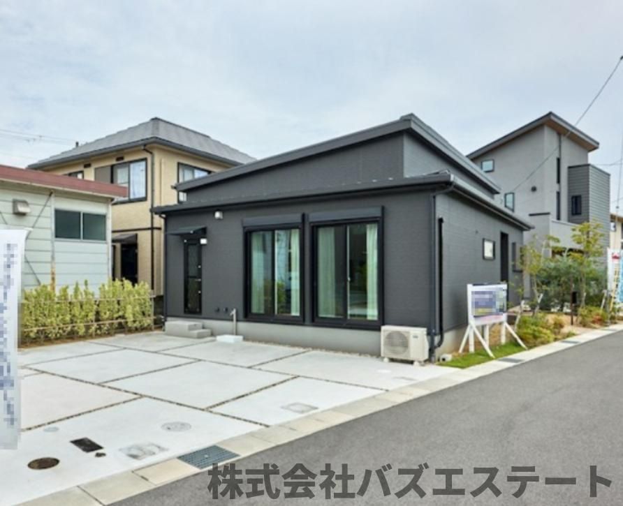 Modern 3SLDK House for Sale in Himeji, Hyogo - 91 sqm - Thumbnail 3