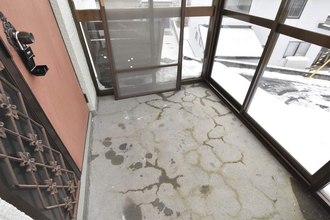 4LDK Family House with Indoor Parking in Otaru, Hokkaido - Thumbnail 3