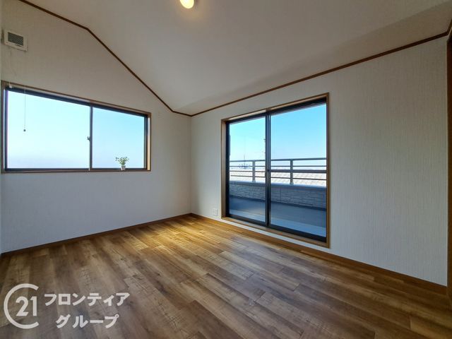 3LDK House for Sale near Ishikiri Station, Higashiosaka - Thumbnail 2