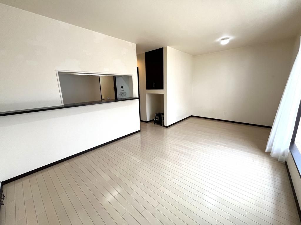 4LDK House for Sale in Naniwa-ku, Osaka - 101.01 sqm - Thumbnail 2