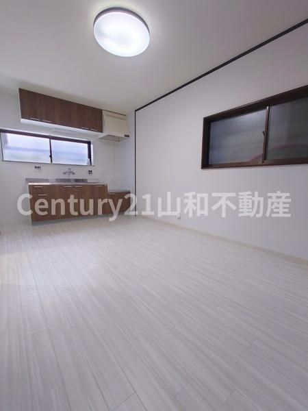 4LDK House for Sale in Kameoka City, Kyoto Prefecture - Thumbnail 2