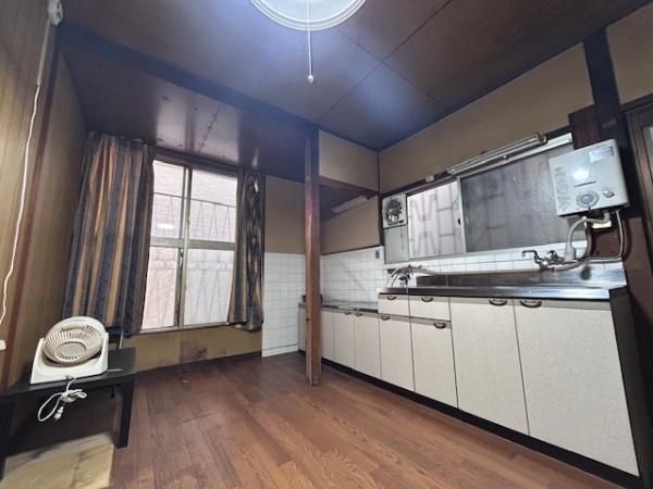 5DK Detached House for Sale in Hirakata, Osaka - Near Kōzenji Station - Thumbnail 4