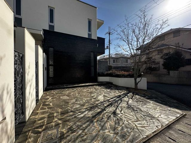 4SLDK House with Home Elevator in Kobe's Kashinodai - Thumbnail 2