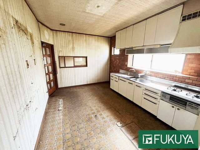 7DK House for Sale near Sakae Station, Kobe - 380万円 - Thumbnail 2