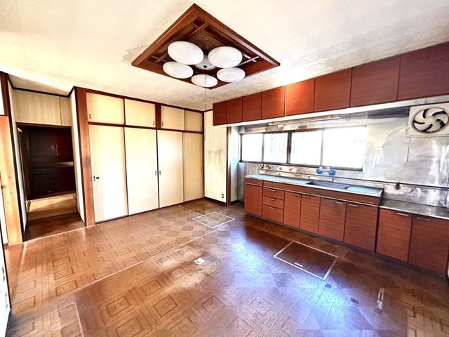 7LDK Family House Near Isoyama Station, Suzuka, Mie - Thumbnail 4