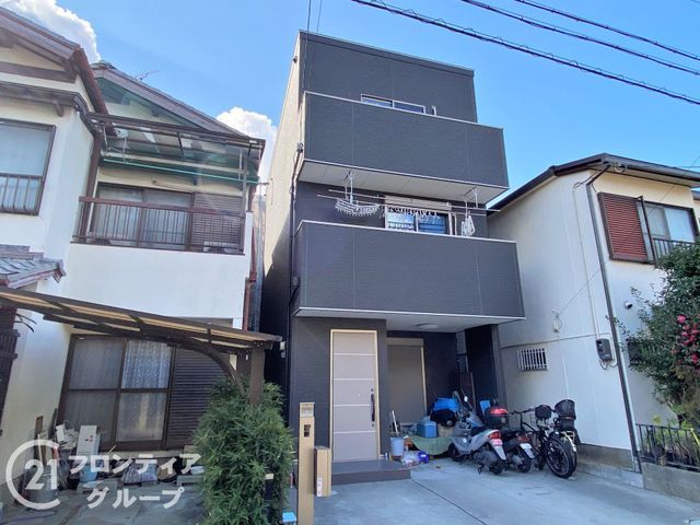 Modern 3LDK House for Sale in Sakai, Osaka - Built 2017 - Thumbnail 3