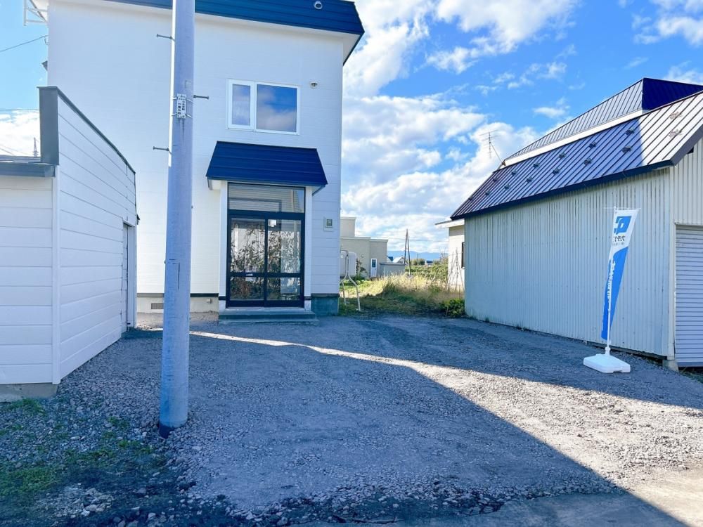 Renovated 3LDK Corner Lot House for Sale in Nayoro, Hokkaido - Thumbnail 3