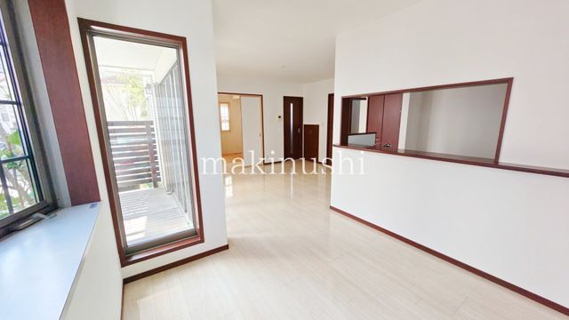 4LDK Detached House with Solar Panels in Habikino, Osaka - Thumbnail 4