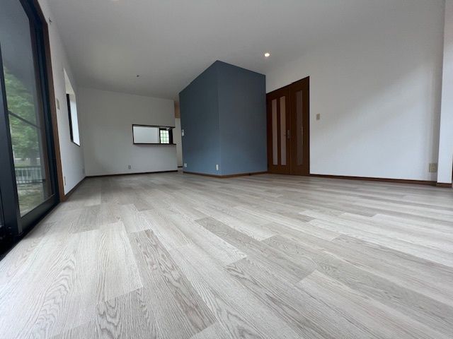 Renovated 6LDK House in Kobe's Kita Ward with 2 Parking Spaces - Thumbnail 4