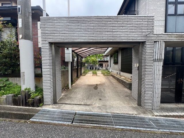 Renovated 6LDK House in Kobe's Kita Ward with 2 Parking Spaces - Thumbnail 2