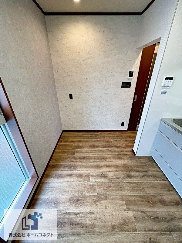 Renovated 4LDK House for Sale near Kawachi-Hanazono Station, Higashiosaka - Thumbnail 2