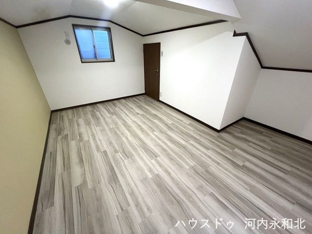 4LDK House for Sale Near Kintetsu Yao Station, Yao City - Thumbnail 3