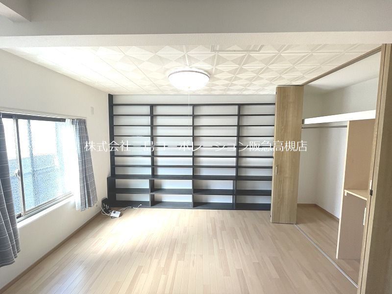 Renovated 1LDK Terrace House for Sale in Takatsuki, Osaka - Thumbnail 4