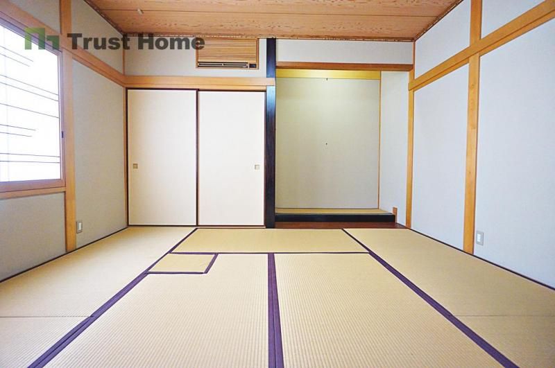 4DK Detached House for Sale near Higashi-Mikuni Station, Osaka - Thumbnail 3