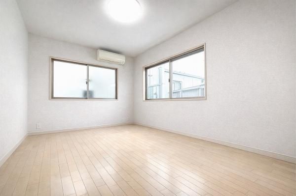 5LDK House for Sale in Higashiyodogawa-ku, Osaka - Thumbnail 4