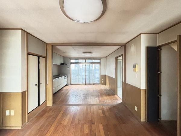 3DK Detached House for Sale in Yamashina, Kyoto - Thumbnail 2