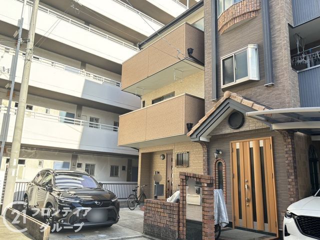 3LDK Detached House for Sale in Kadoma, Osaka - 5 Min Walk to Station - Thumbnail 3