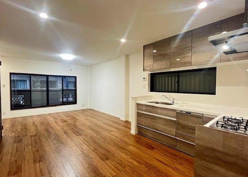 Renovated 4LDK Steel House Near Bentencho Station, Osaka - Thumbnail 3