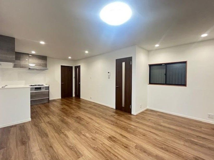 Renovated 4LDK Steel House Near Bentencho Station, Osaka - Thumbnail 2