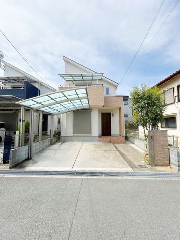 Modern 4LDK House for Sale in Hirakata, Osaka - Thumbnail 2