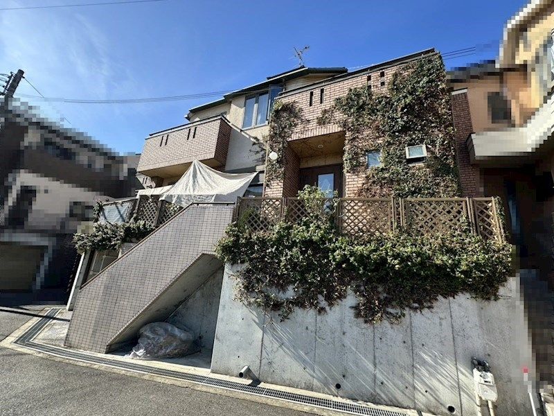 2LDK Wooden House for Sale in Ibaraki, Osaka - 97.14 sqm - Thumbnail 4