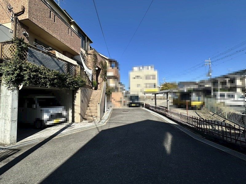 2LDK Wooden House for Sale in Ibaraki, Osaka - 97.14 sqm - Thumbnail 2