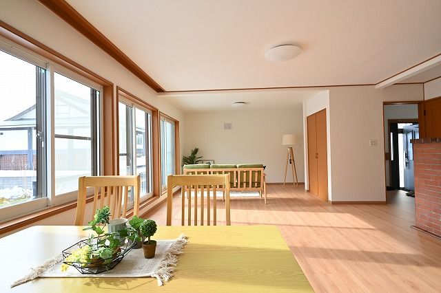 3-Story Corner Lot House with Large Garage in Ebetsu, Hokkaido - Thumbnail 4