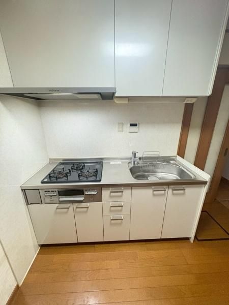 3-Story 4LDK House for Sale in Matsubara, Osaka - Thumbnail 3