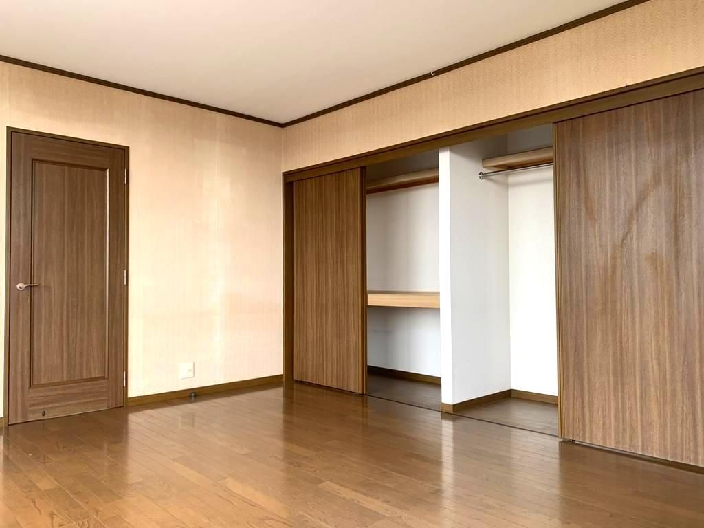 Spacious 11LDK House for Sale in Kashiba, Nara - Thumbnail 4