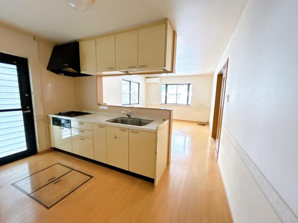 4LDK Renovated House for Sale in Fukui City, Fukui - Thumbnail 2