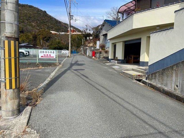 5LDK House for Sale in Himeji, Hyogo - Spacious Garden, All-Electric - Image 1