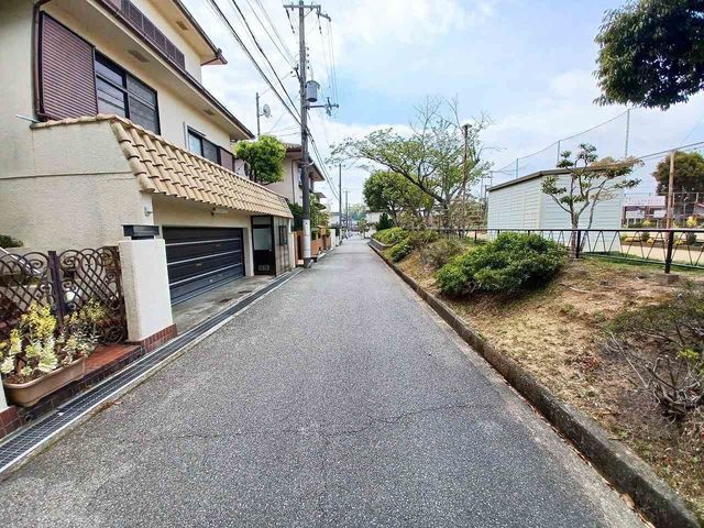 4DK Detached House in Kobe's Kita Ward, 9 Min Walk to Station - Thumbnail 2
