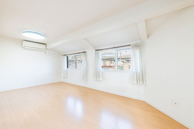 2009-Built 3LDK Detached House in Yodogawa, Osaka - Thumbnail 3