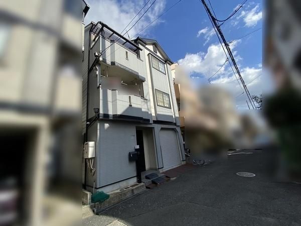 4LDK Family Home with Garage & Loft in Neyagawa, Osaka - Thumbnail 4