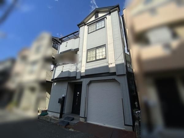 4LDK Family Home with Garage & Loft in Neyagawa, Osaka - Thumbnail 3