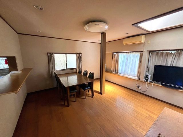 4LDK Detached House for Sale in Katano City, Osaka - Thumbnail 2