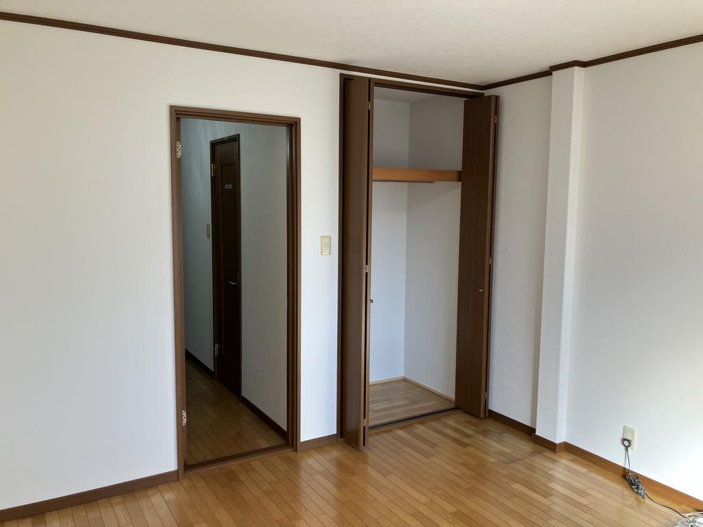 Renovated 4LDK House near Minami-Tanabe Station, Osaka - Thumbnail 3