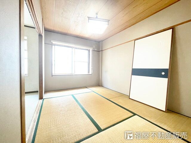 Steel 3-Storey Terrace House with Roof Terrace in Higashi-Osaka - Thumbnail 2