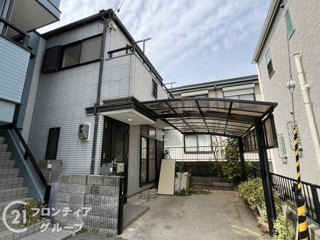3LDK Townhouse for Sale in Itami, Hyogo Prefecture - Thumbnail 4