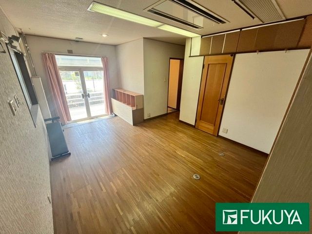 6SLDK House for Sale in Kashiba, Nara - 175.71 sqm - Thumbnail 3