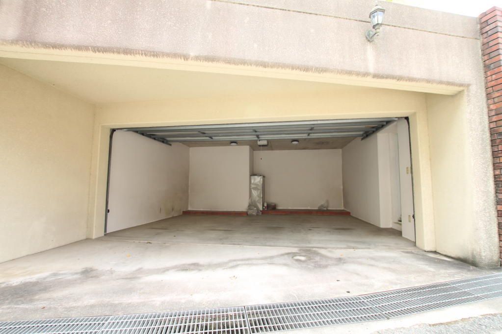 5SLDK RC Home with Large Garden & Balcony in Toyonaka, Osaka - Thumbnail 3