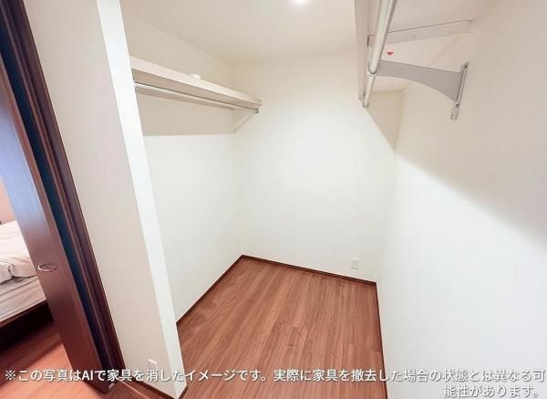 2018 Built 3LDK House with Solar Panels in Hirakata, Osaka - Thumbnail 4