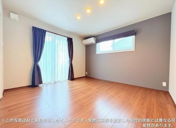 2018 Built 3LDK House with Solar Panels in Hirakata, Osaka - Thumbnail 2