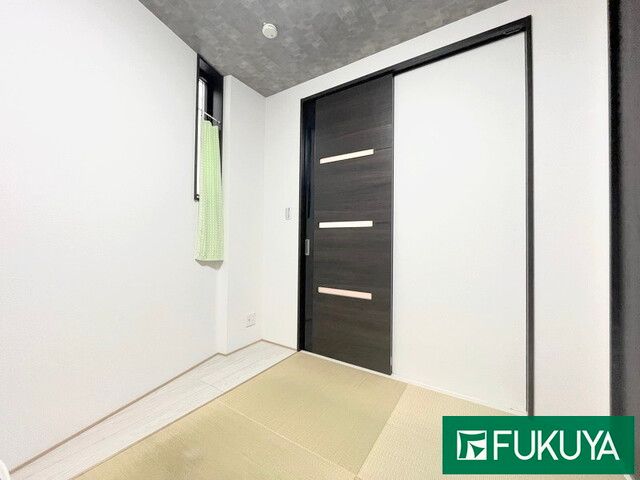 Modern 1LDK House with Solar Power near Imamiya Station, Osaka - Thumbnail 3