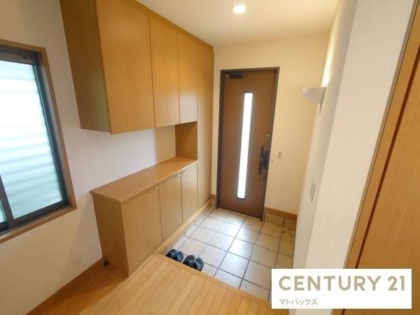 Used 4LDK House in Iwade, Wakayama - 131m2 - Thumbnail 2