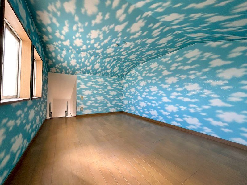 Loft House with Open Terrace for Sale in Neyagawa, Osaka - Thumbnail 2