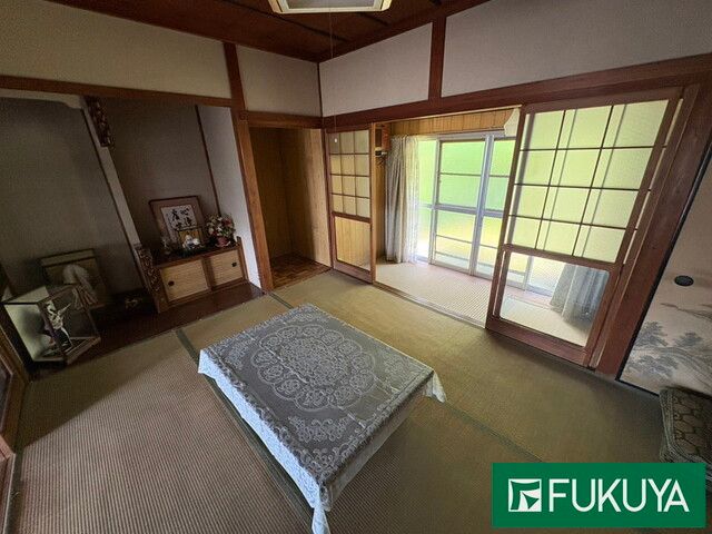 Spacious 10LDK Pre-War House for Sale in Takatori-cho, Nara - Thumbnail 3