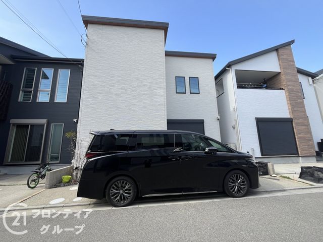 Modern 4DK House in Nishiyodogawa-ku, Osaka - 110 sqm - Image 1